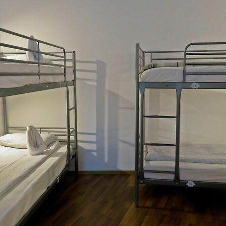 The Evil Clown Hostel Μπρασόβ Εξωτερικό φωτογραφία