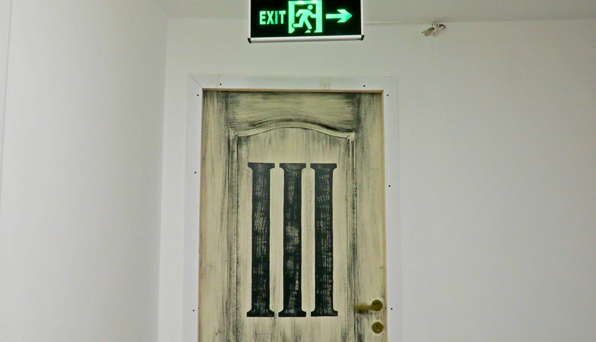 The Evil Clown Hostel Μπρασόβ Εξωτερικό φωτογραφία