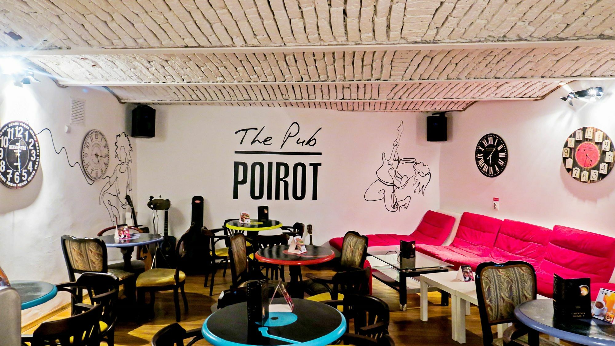 The Evil Clown Hostel Μπρασόβ Εξωτερικό φωτογραφία