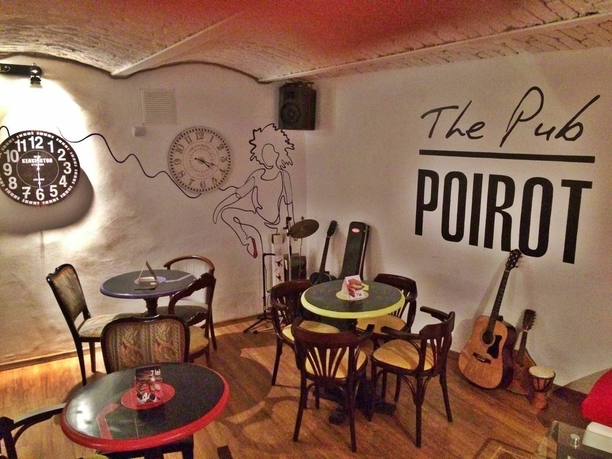The Evil Clown Hostel Μπρασόβ Εξωτερικό φωτογραφία